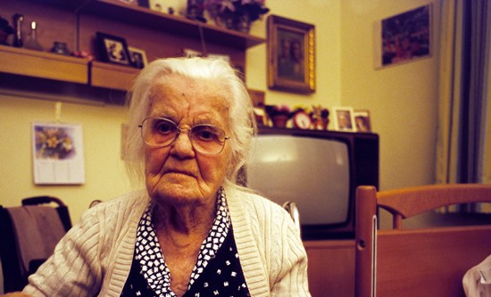 Sad_Senior_Woman_in_Room_Stockphotopro_8973623WPY_CROPPED
